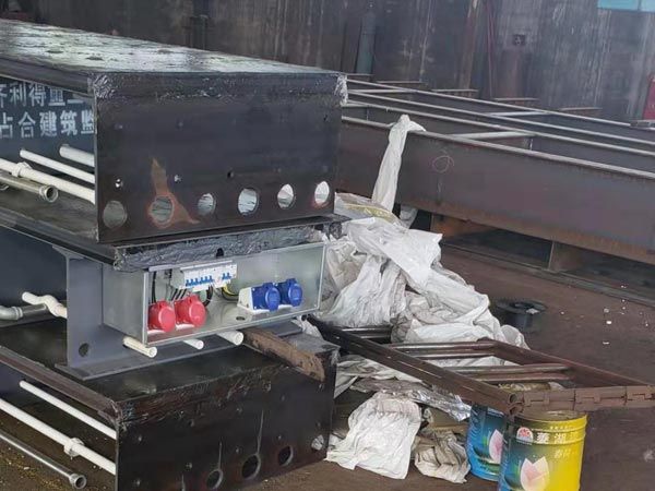 Mobile steel pedestal